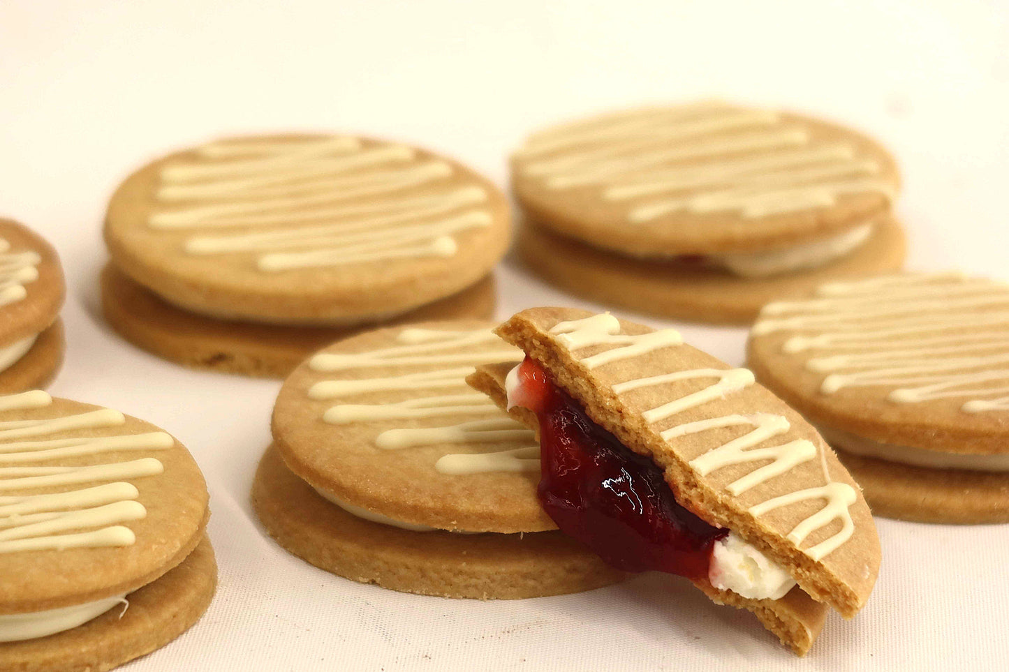 Milk Strby Sandwich Cookies