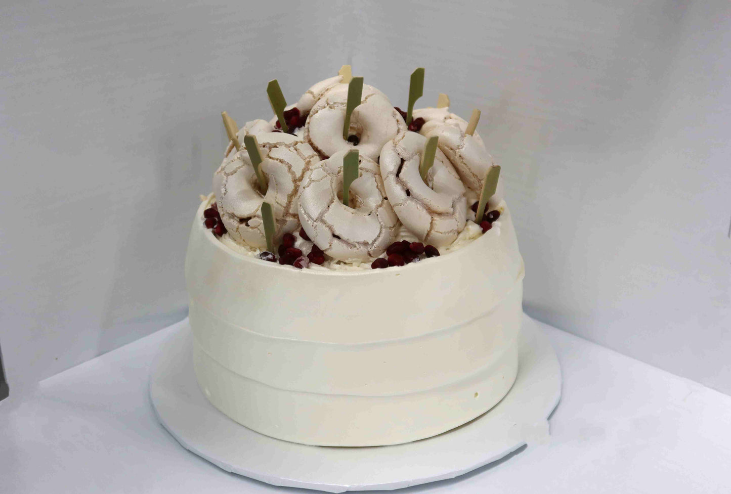 Closed Cake with meringue