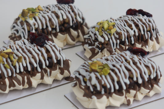 Caramel Pavlova Oblong Dessert