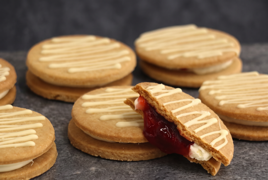 Milk Strby Sandwich Cookies