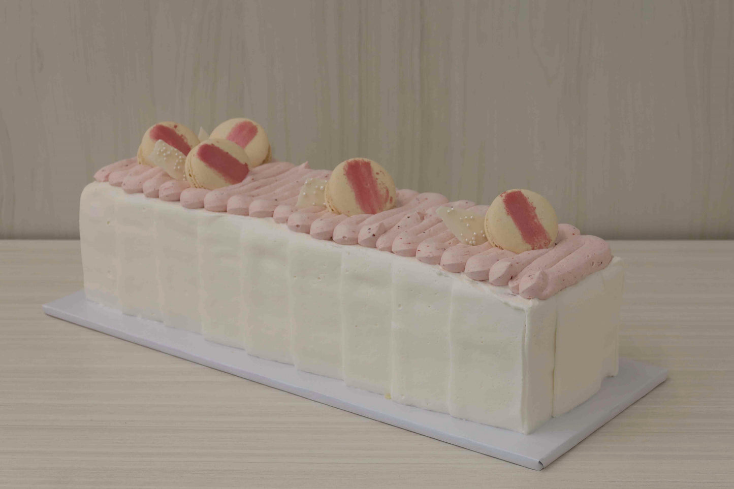 Strby Log Cake