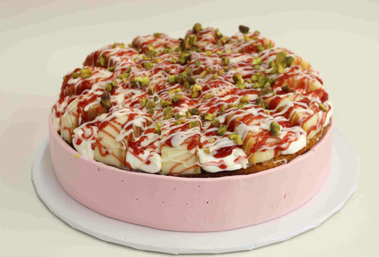 Round Parve Cheese Strby Band Cake