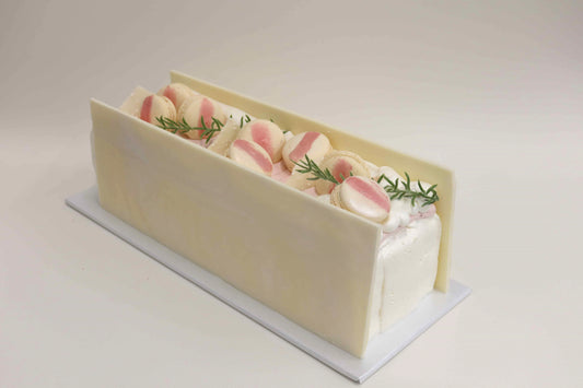 Strbry Wall Cake